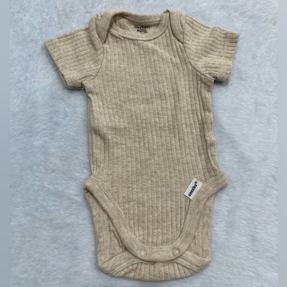 🔥3 for $10🔥 Gerber newborn onesie 2-pack - Picture 3 of 3
